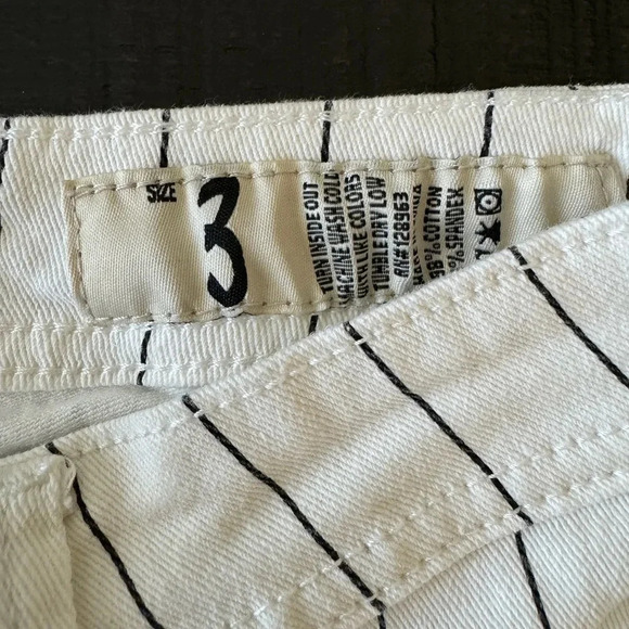 Indigo Rein Women's Striped Denim Ankle Jeans Size 3 Black & White Stripes - Picture 6 of 9